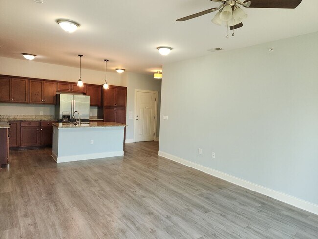 Building Photo - 2 Bedroom 2 Bath for rent