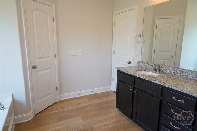Building Photo - 6 Walkers Cay Ct