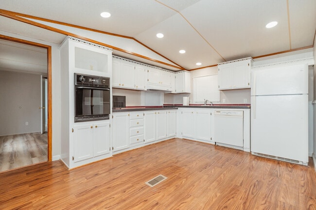 Building Photo - 4680 Hardy Adams Rd