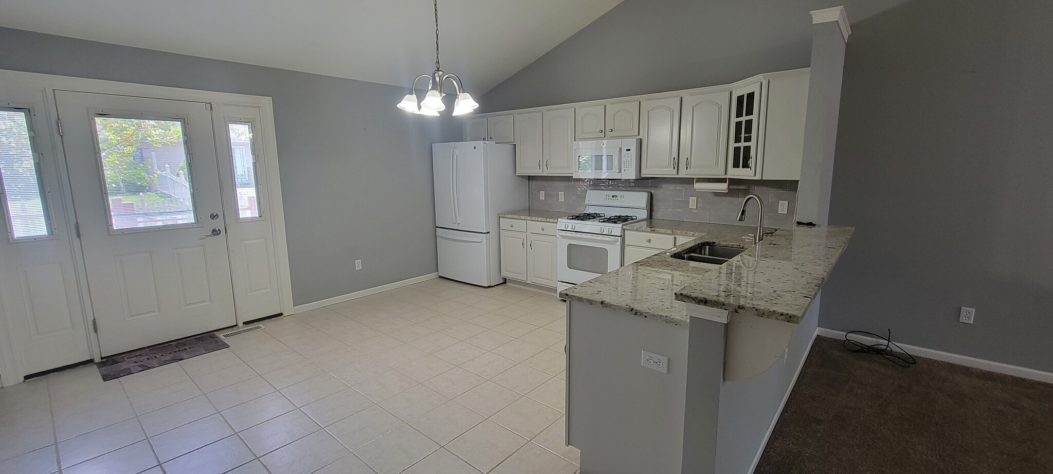 Kitchen - 10371 Player St
