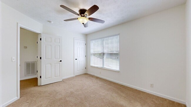 Building Photo - 1029 Lexington Farms Dr