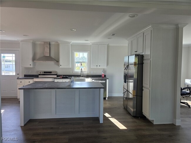 Building Photo - 101 Oak Ln