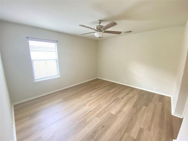 Building Photo - 772 Kingfisher Ln