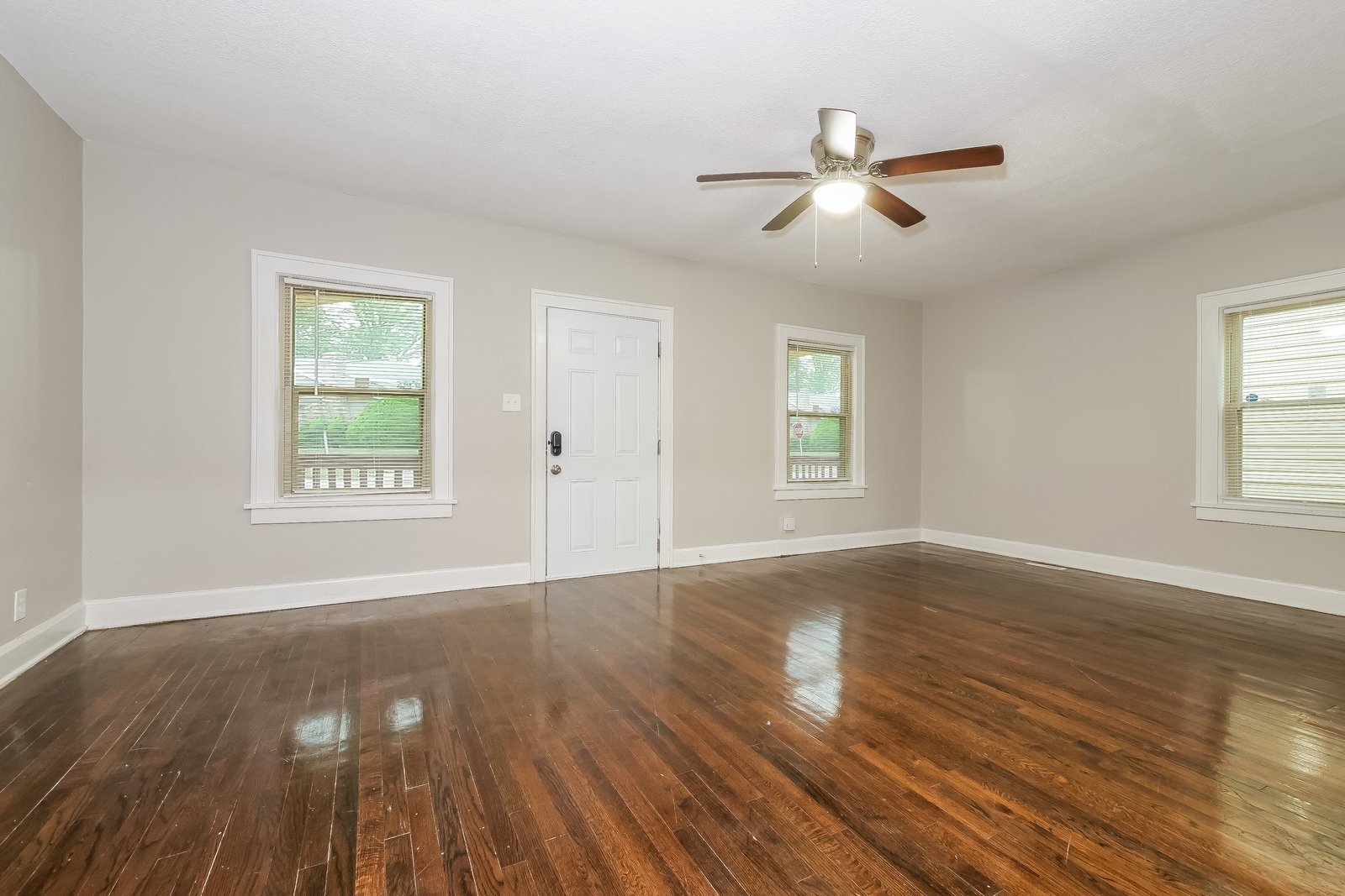 Building Photo - 5505 Garfield Ave