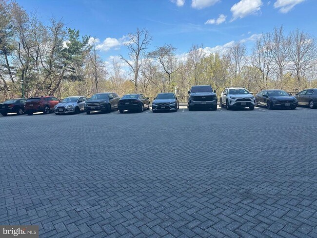 Building Photo - 2500 N Van Dorn St