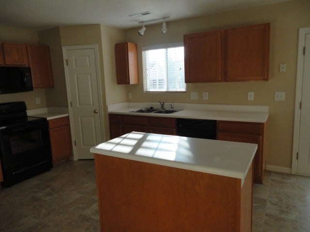 Building Photo - 830 Stockport Way