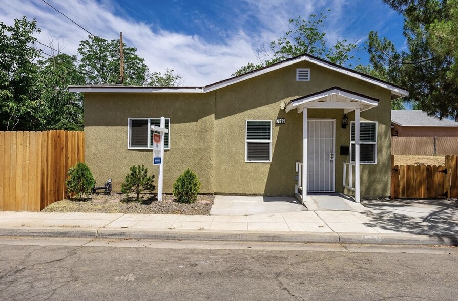 Building Photo - 7218 N College Ave