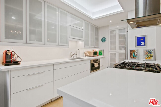 Building Photo - 9303 Burton Wy