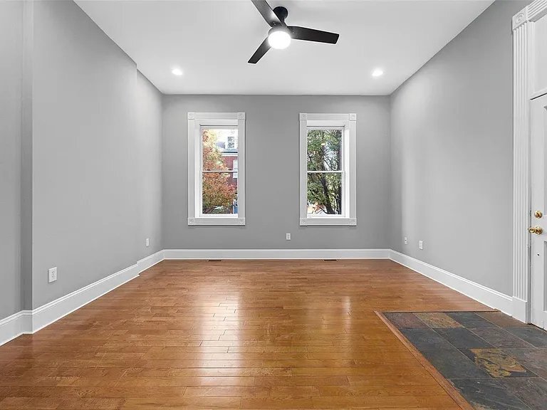 Building Photo - 3309 Salena St