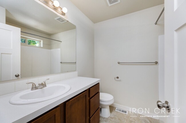 Building Photo - Each Bedroom has Private Full Bath