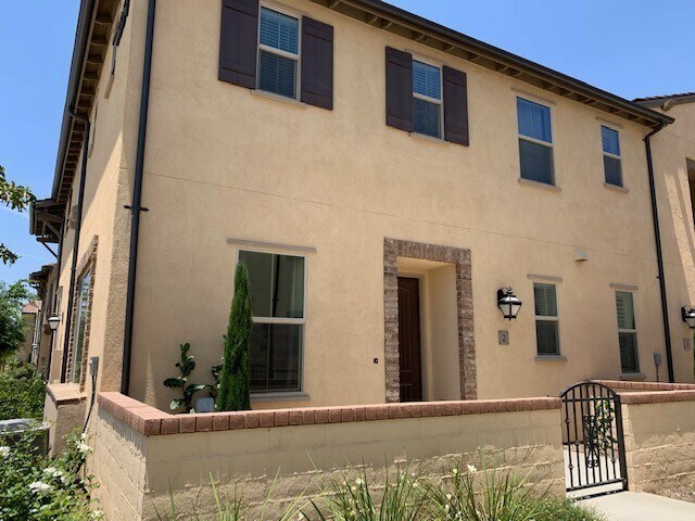 Building Photo - NEW HAVEN COMMUNITY - AVAILABLE NOW 2+2.5 ...
