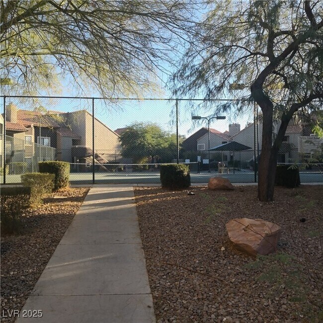 Building Photo - 5026 S Rainbow Blvd