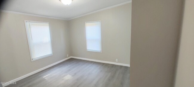 Building Photo - 6 Hickory Hill Rd