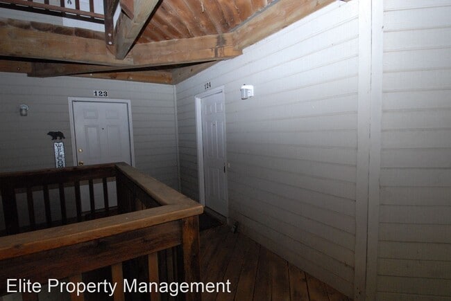 Building Photo - 2 br, 2 bath House - 124 Shirley Ridge #124C
