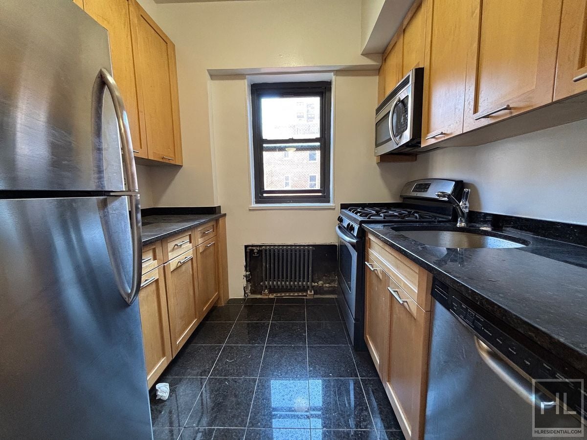 Building Photo - EAST 55 STREET