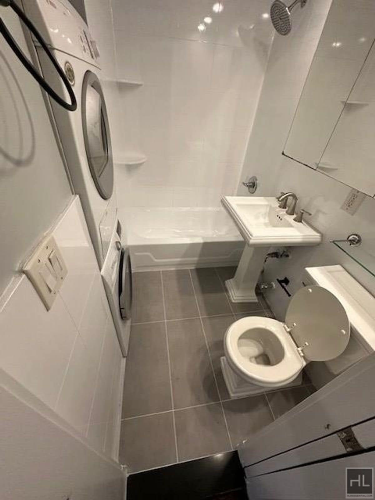 Building Photo - East 10th Street