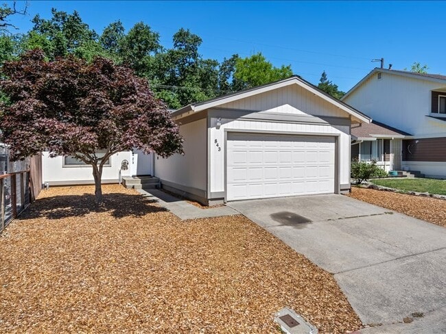 Building Photo - 843 Falcon Way