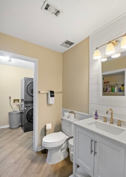 Building Photo - 193 Woodland Park Cir