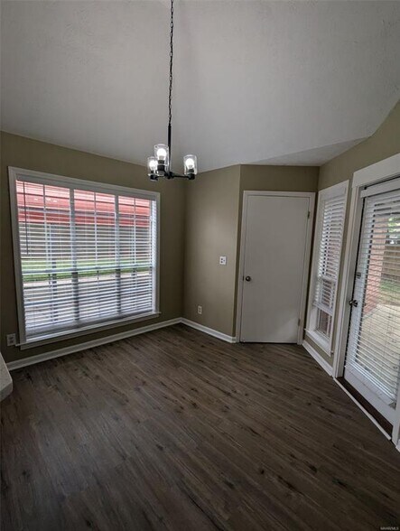 Building Photo - 7157 White Oak Ln
