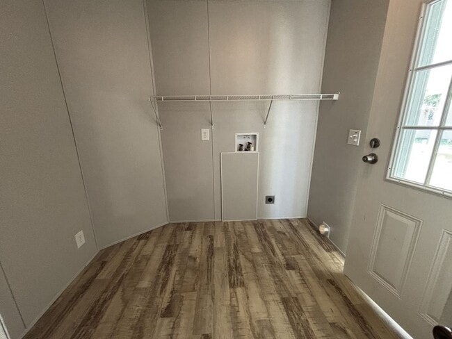 Building Photo - 10 Gatehouse Ct