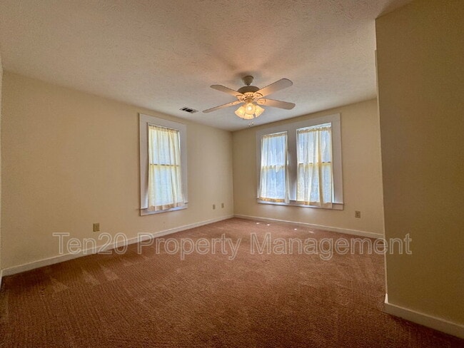 Building Photo - 1507 14th Ct