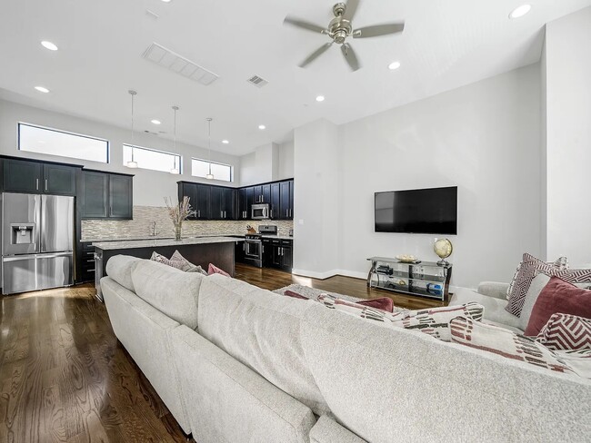 Building Photo - 1814 Thompson St