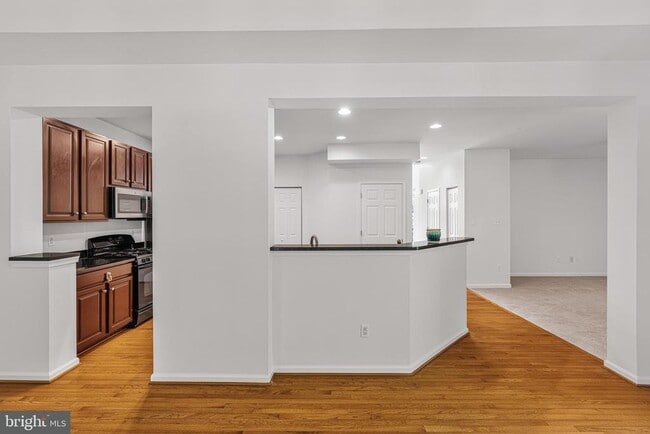 Building Photo - 406 Arnold Dr