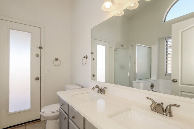 Building Photo - 16766 W Taylor St