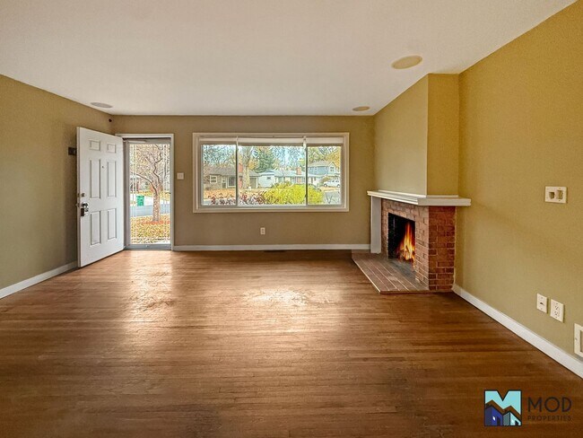 Building Photo - $0 DEPOSIT OPTION!!! CHARMING 3 BED/1 BATH RANCH IN VIRGINIA VILLAGE: HARDWOOD FLOORS, SPACIOUS L...