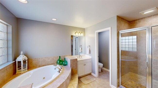 Building Photo - 1067 E Poplar St