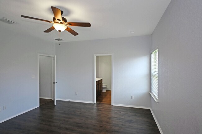 Building Photo - 133 Buttercup Bnd