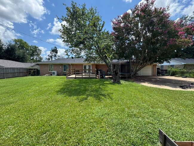 Building Photo - Coming Soon: Spacious 3 Bedroom 2 Bath-Hom...