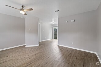 Building Photo - Available Now! 2/1 Downstairs Unit