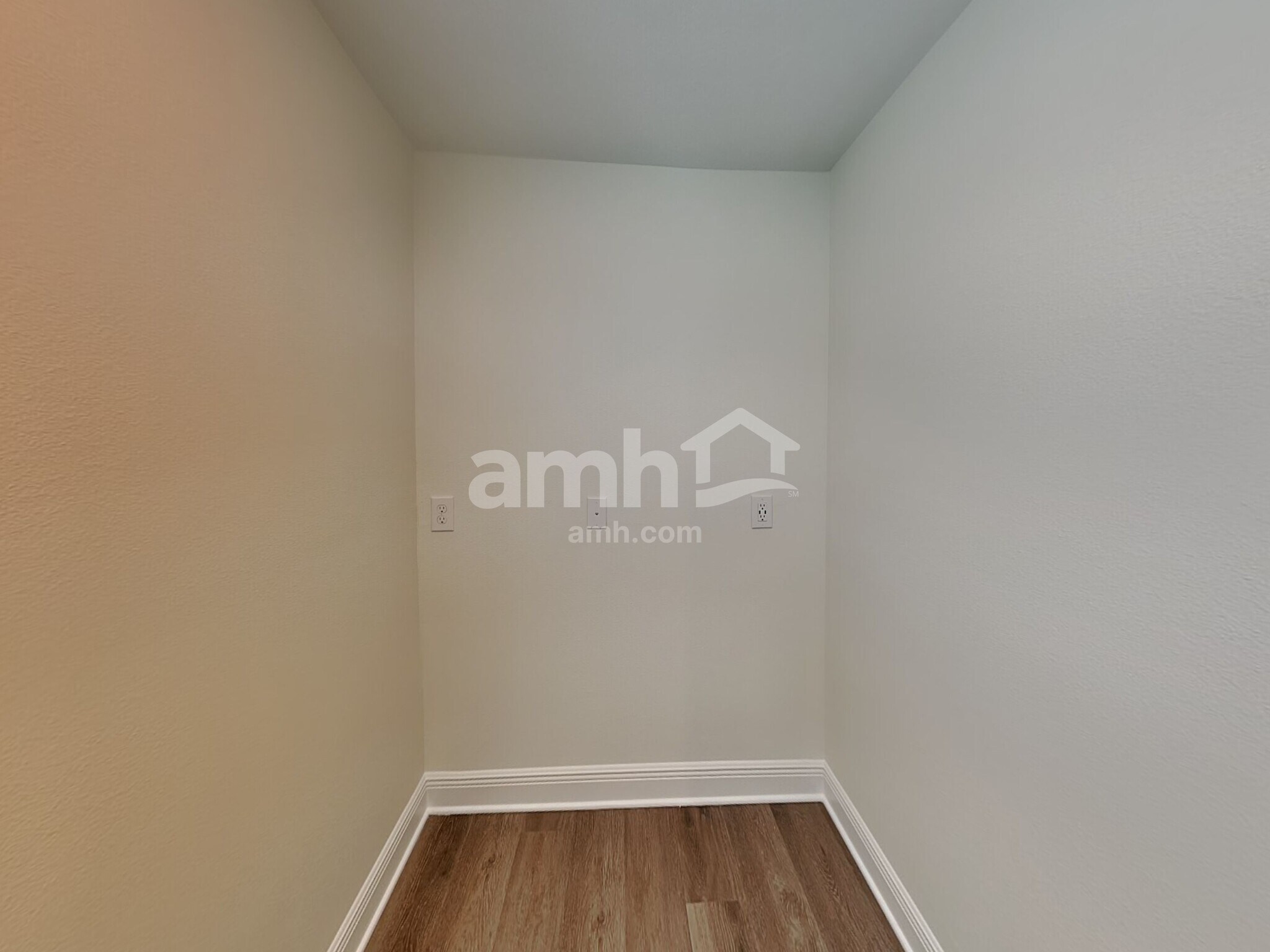 Building Photo - 1195 Heavenly Dr