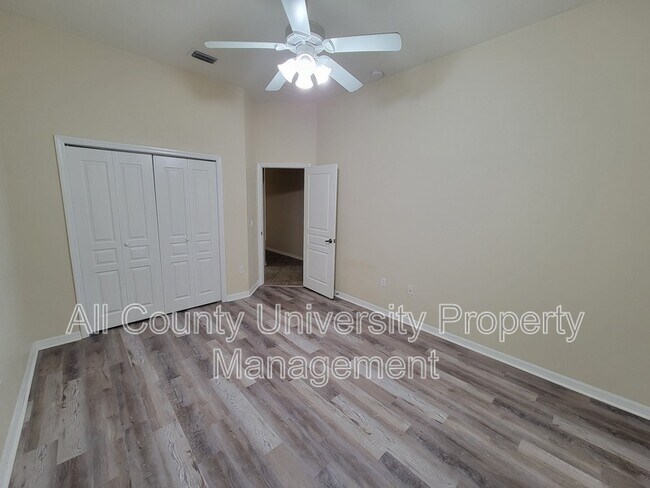 Building Photo - 8590 SW 10th Rd
