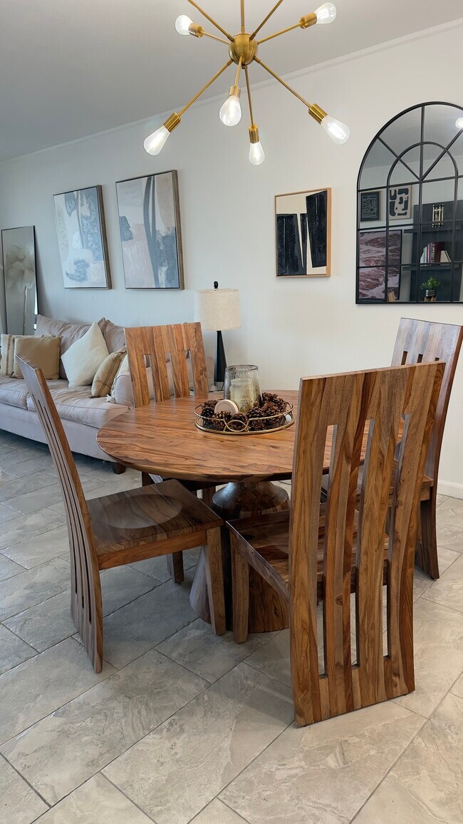 Building Photo - 651 Seaview Ct