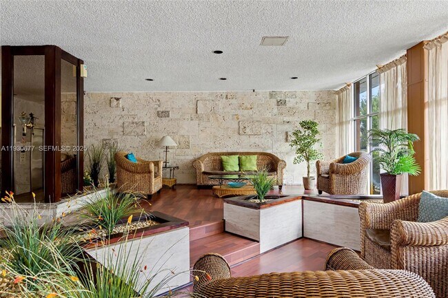 Building Photo - 4675 W 18th Ct