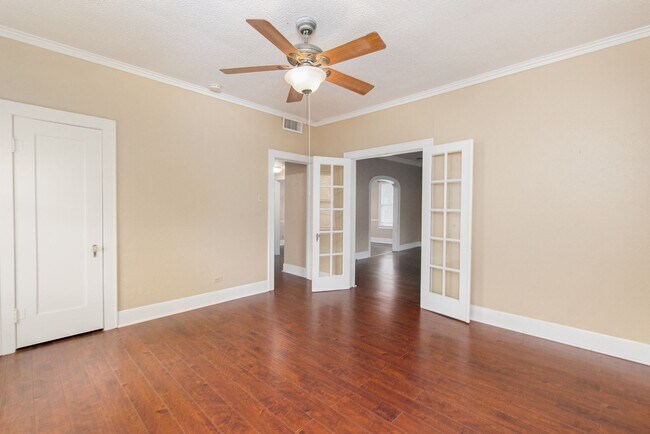 Building Photo - Spacious 4 Bed / 2 Bath Home with Garage & Fenced Backyard in Central Temple