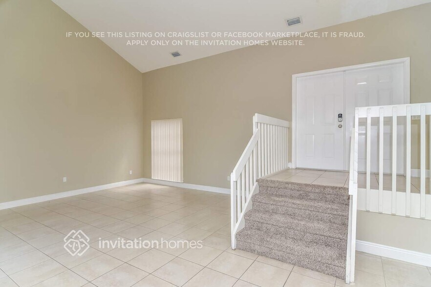 Building Photo - 5436 SW 148th Pl