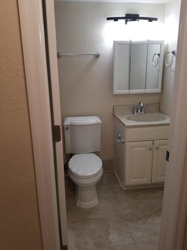 Building Photo - 182 Ulster Ln