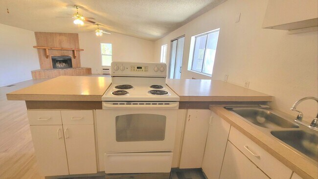 Building Photo - 521 Alaska Way