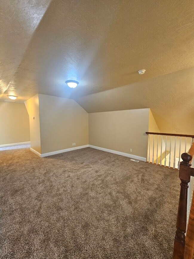 Building Photo - Lochsa Falls 5 Bedroom Home