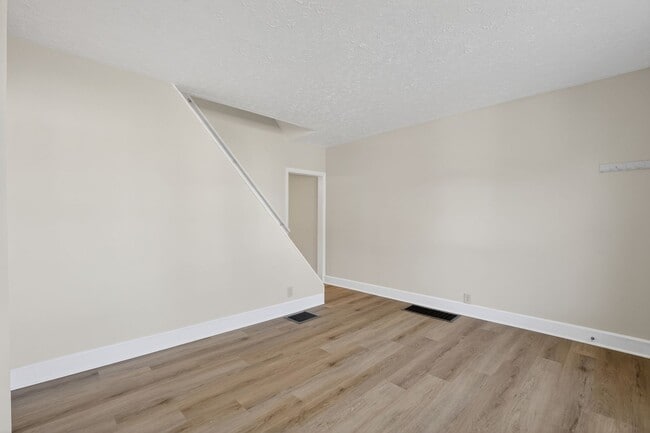 Building Photo - 2 Bedroom in New Castle