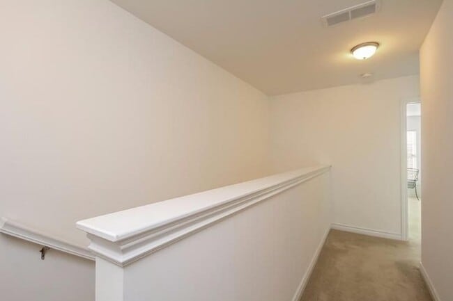 Building Photo - 3370 Endsleigh Ln