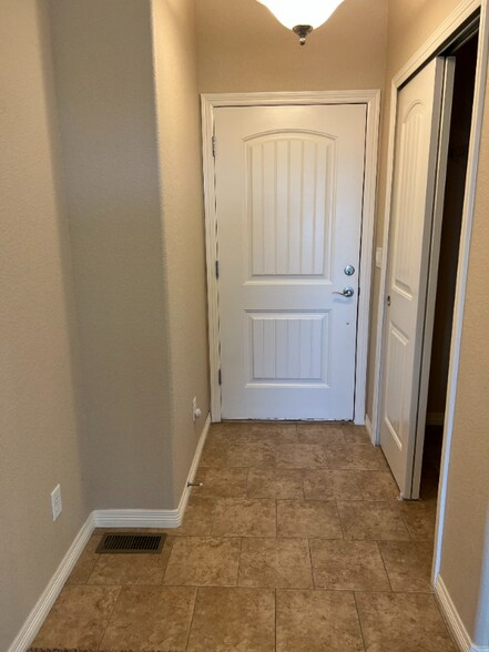 Building Photo - 12256 Bandon Dr