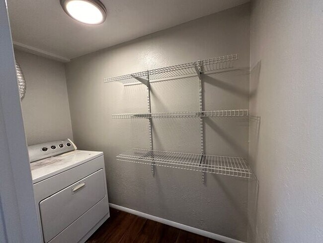 Building Photo - Cozy 2-Bedroom Rental – Perfect for Comfort & Convenience!