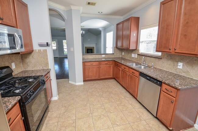 Building Photo - 25226 Diamond Ranch Dr