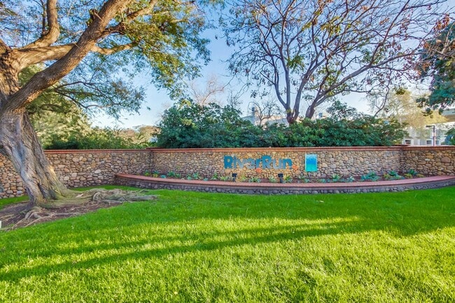 Building Photo - 2226 River Run Dr
