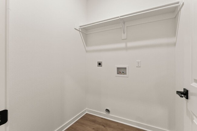 Building Photo - 18 Dumfries Ln