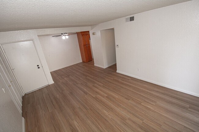 Building Photo - 22840 Hilton Head Dr